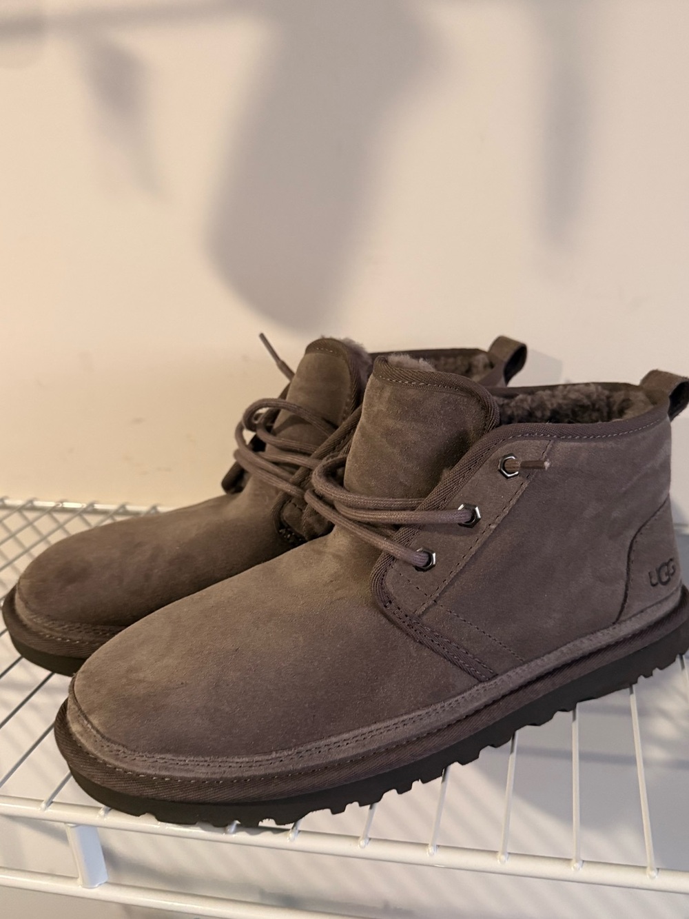 UGG Men's Chukka Suede Boots - Charcoal Gray